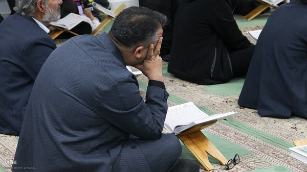 محفل انس با قرآن یادبود شهدای مقاومت وگرامیداشت بیش از۲۰۰۰ شهید خراسان جنوبی