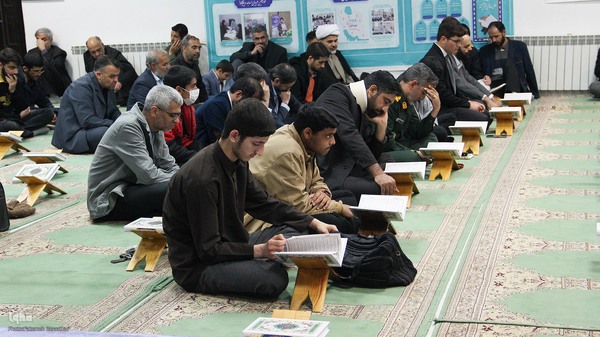 محفل انس با قرآن یادبود شهدای مقاومت وگرامیداشت بیش از۲۰۰۰ شهید خراسان جنوبی