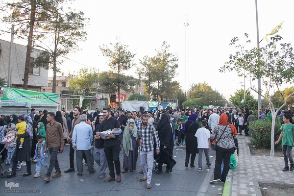 حضور حماسه‌ساز بیرجندی ها در مهمانی کیلومتری غدیر