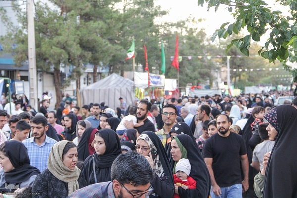 حضور حماسه‌ساز بیرجندی ها در مهمانی کیلومتری غدیر