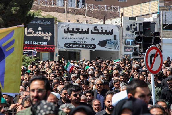 مراسم تشییع شهیدان «مهدی زیبا» و «اسماعیل نادی»