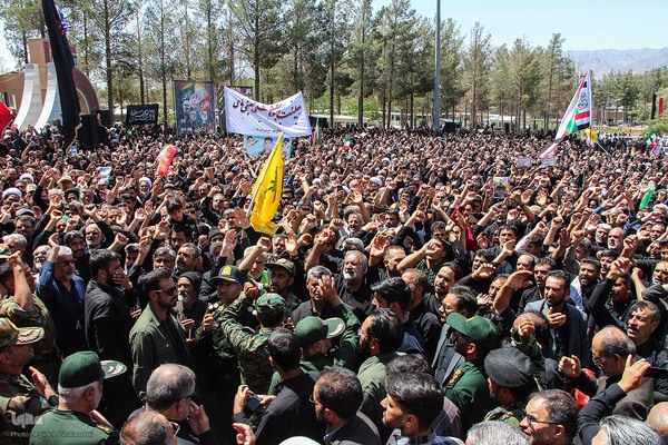 مراسم تشییع شهیدان «مهدی زیبا» و «اسماعیل نادی»