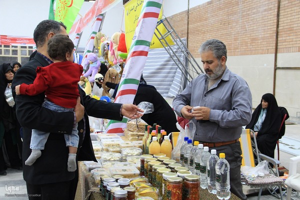 نمایشگاه اقتصاد به توان مردم