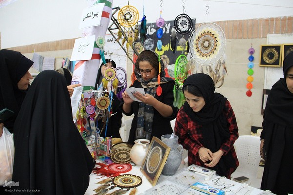 نمایشگاه اقتصاد به توان مردم