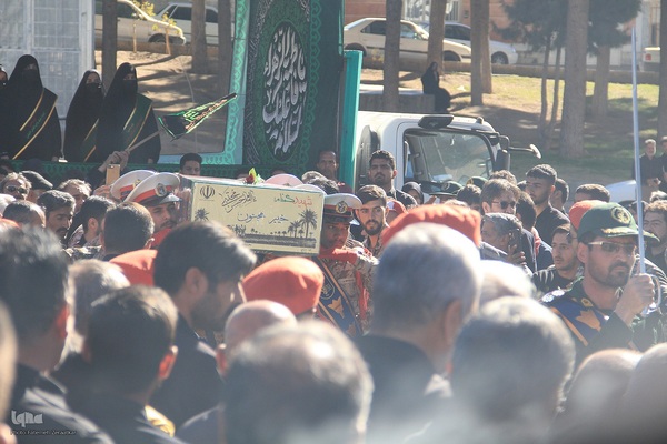 مراسم‌ خاکسپاری شهید گمنام دربوستان الهیه بیرجند