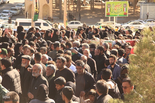 مراسم‌ خاکسپاری شهید گمنام دربوستان الهیه بیرجند