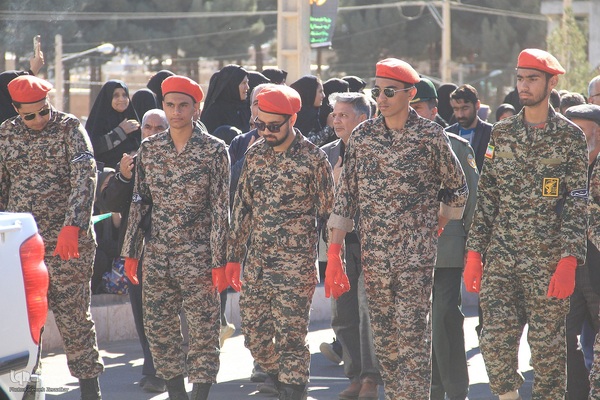 مراسم‌ خاکسپاری شهید گمنام دربوستان الهیه بیرجند