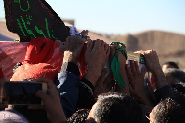 مراسم‌ خاکسپاری شهید گمنام دربوستان الهیه بیرجند