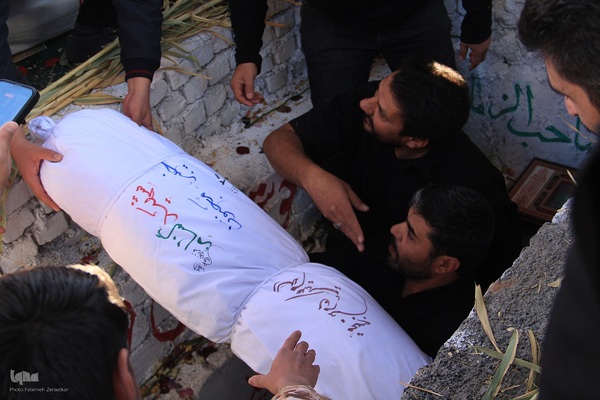 مراسم‌ خاکسپاری شهید گمنام دربوستان الهیه بیرجند