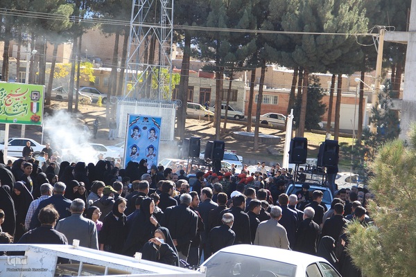 مراسم‌ خاکسپاری شهید گمنام دربوستان الهیه بیرجند