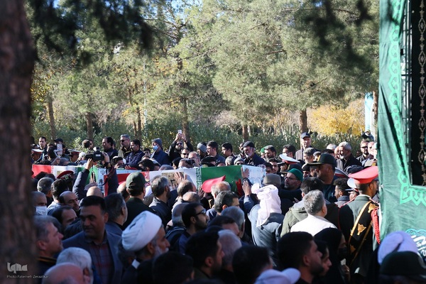 شکوه بدرقه لاله‌های گمنام فاطمی در بیرجند