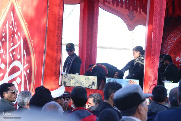 شکوه بدرقه لاله‌های گمنام فاطمی در بیرجند