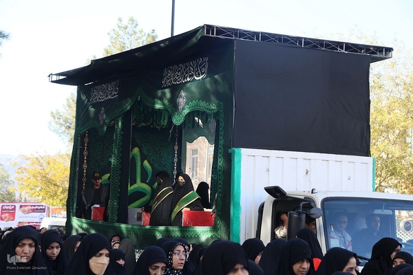 شکوه بدرقه لاله‌های گمنام فاطمی در بیرجند