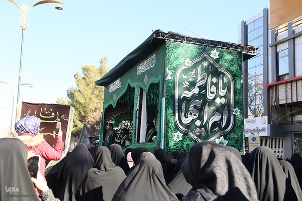 شکوه بدرقه لاله‌های گمنام فاطمی در بیرجند