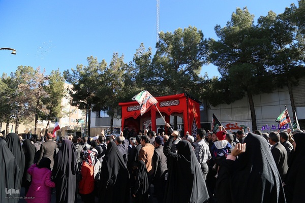 شکوه بدرقه لاله‌های گمنام فاطمی در بیرجند