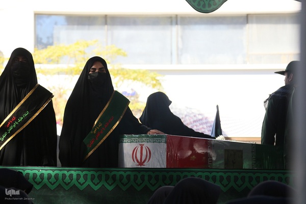 شکوه بدرقه لاله‌های گمنام فاطمی در بیرجند