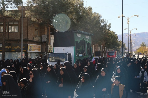 شکوه بدرقه لاله‌های گمنام فاطمی در بیرجند