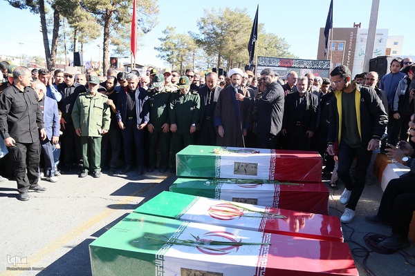 شکوه بدرقه لاله‌های گمنام فاطمی در بیرجند