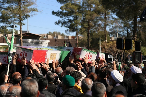 شکوه بدرقه لاله‌های گمنام فاطمی در بیرجند