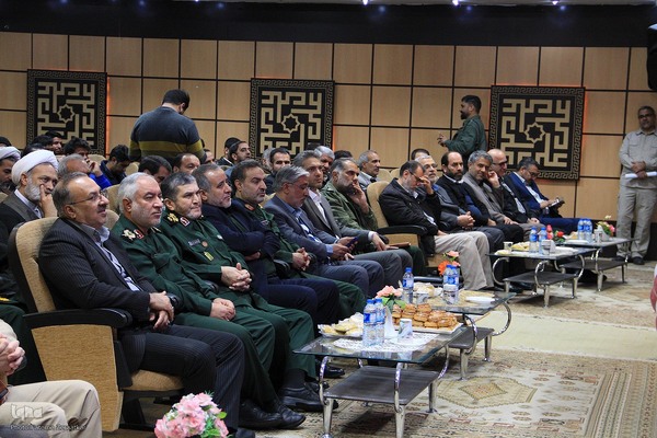 اهدا ۲۲۰ سری جهیزیه اهدایی مقام معظم رهبری به نوعروسان خراسان جنوبی