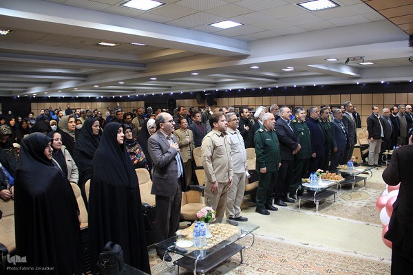 اهدا ۲۲۰ سری جهیزیه اهدایی مقام معظم رهبری به نوعروسان خراسان جنوبی