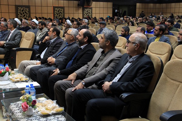 اهدا ۲۲۰ سری جهیزیه اهدایی مقام معظم رهبری به نوعروسان خراسان جنوبی