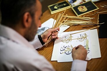 Inovasi Seniman Palestina dalam Mendesain Syair dan Puisi dengan Batang-batang Gandum
