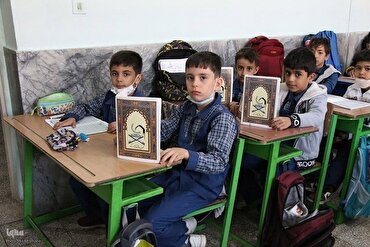 Mga Paaralan sa Pagsasaulo ng Quran na Tutulungan sa Pagsasanay ng 10 Milyong Iraniano na mga Magsasaulo