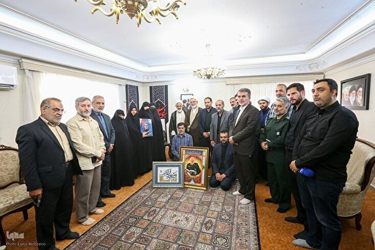 Membros da Comunidade Corânica Iraniana se Encontram com a Família do General Salami